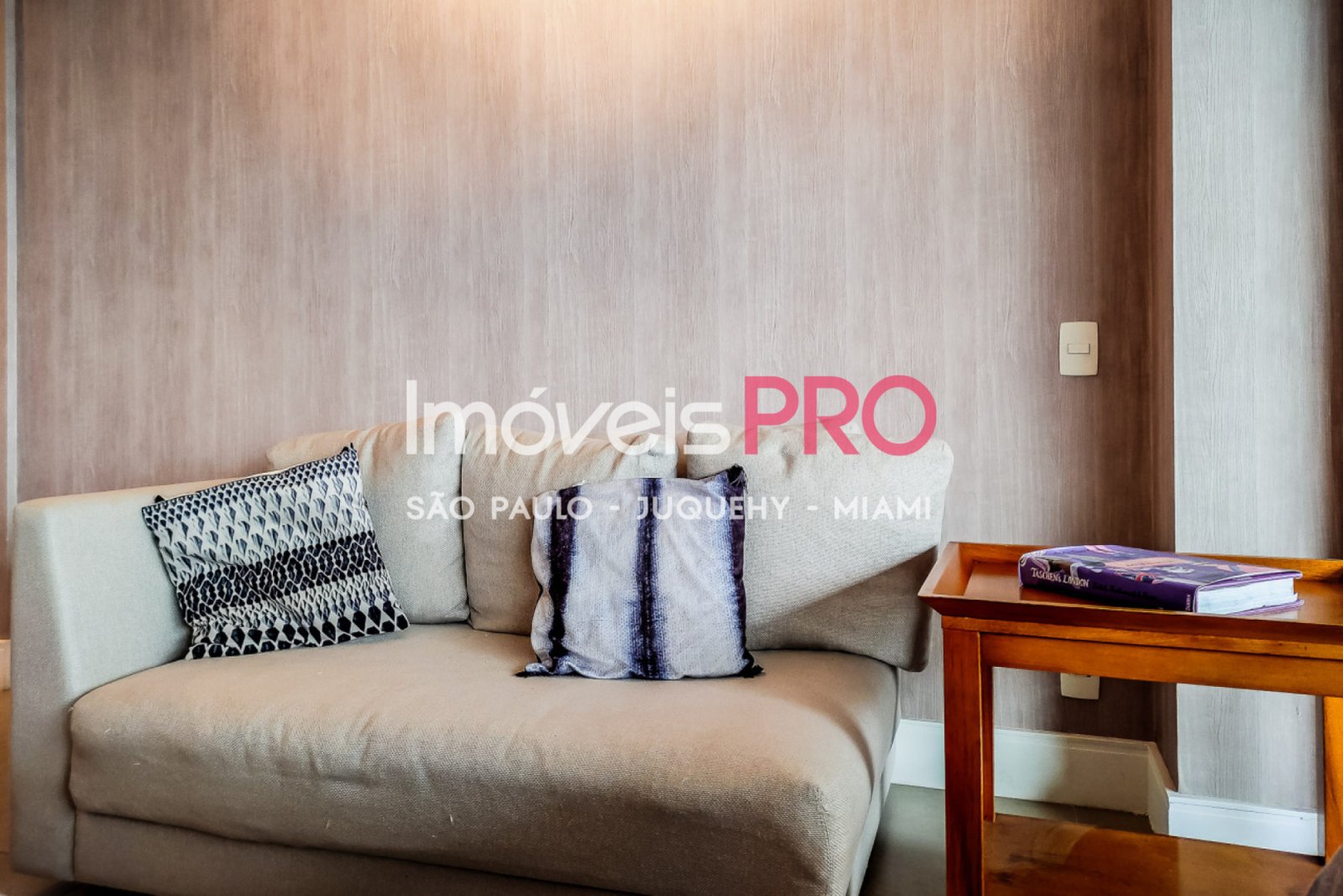 Foto :: IP40937