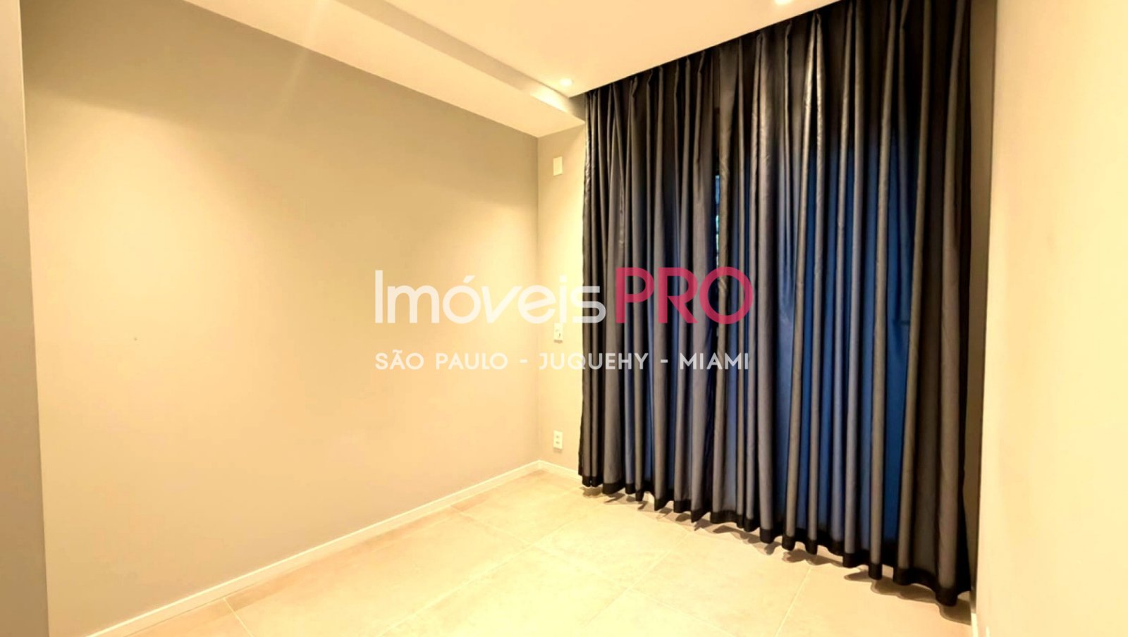 Foto :: IP40946