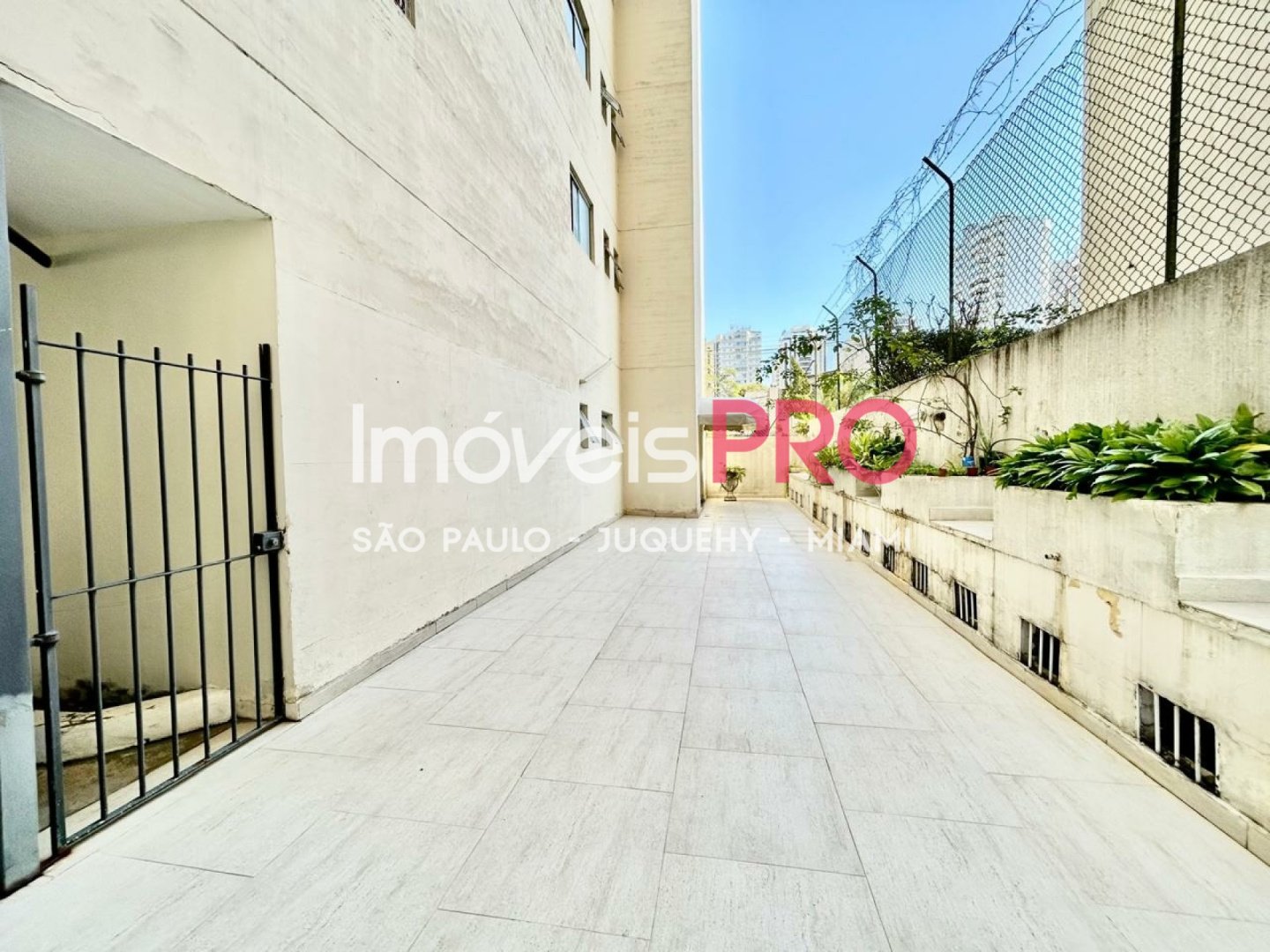 Foto :: https://assets.imoveispro.com.br/thumb/IP40947/apartamento-venda-moema-passaros_IP40947_17_1920x1080.jpg?