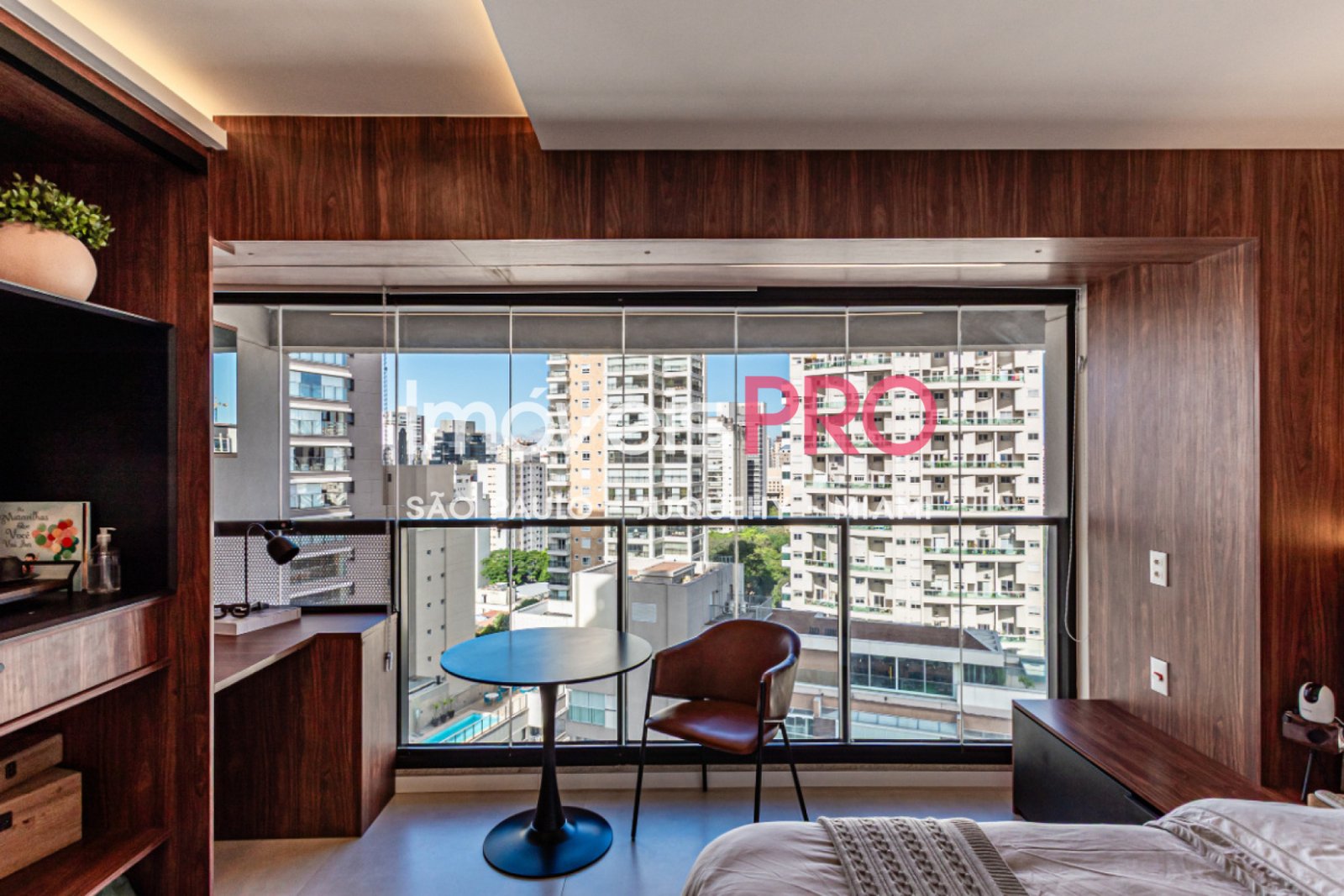 Foto :: https://assets.imoveispro.com.br/thumb/IP40948/apartamento-venda-moema_IP40948_11_1920x1080.jpg?