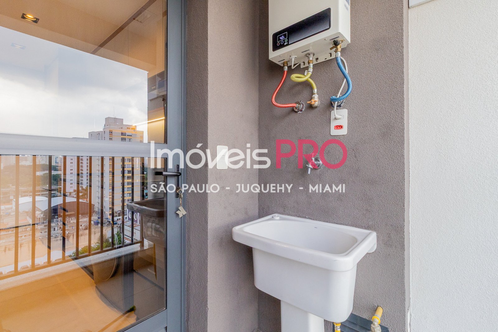 Foto :: IP40949