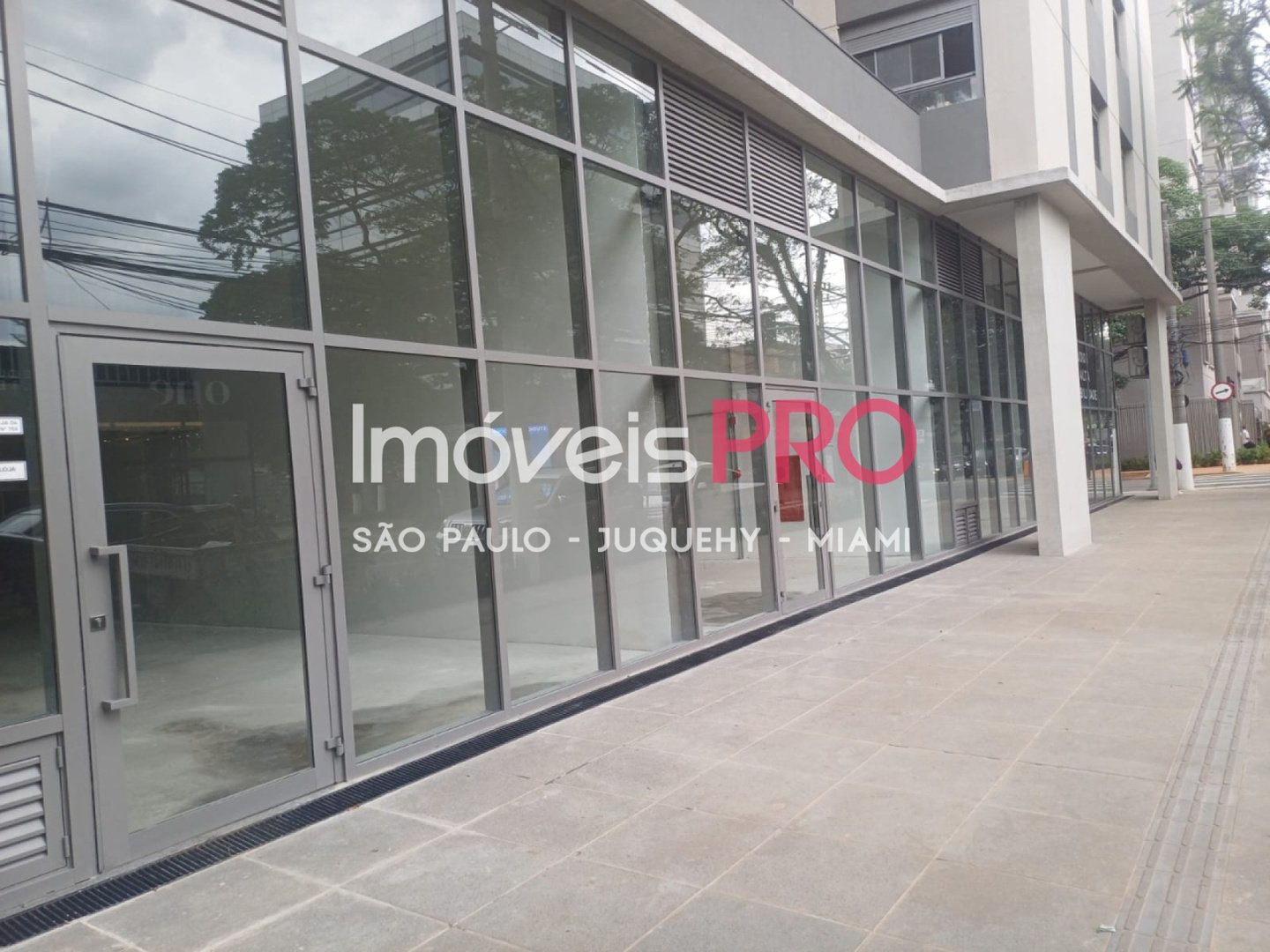 Loja, 332 m², para alugar em Moema — foto 3 de 7