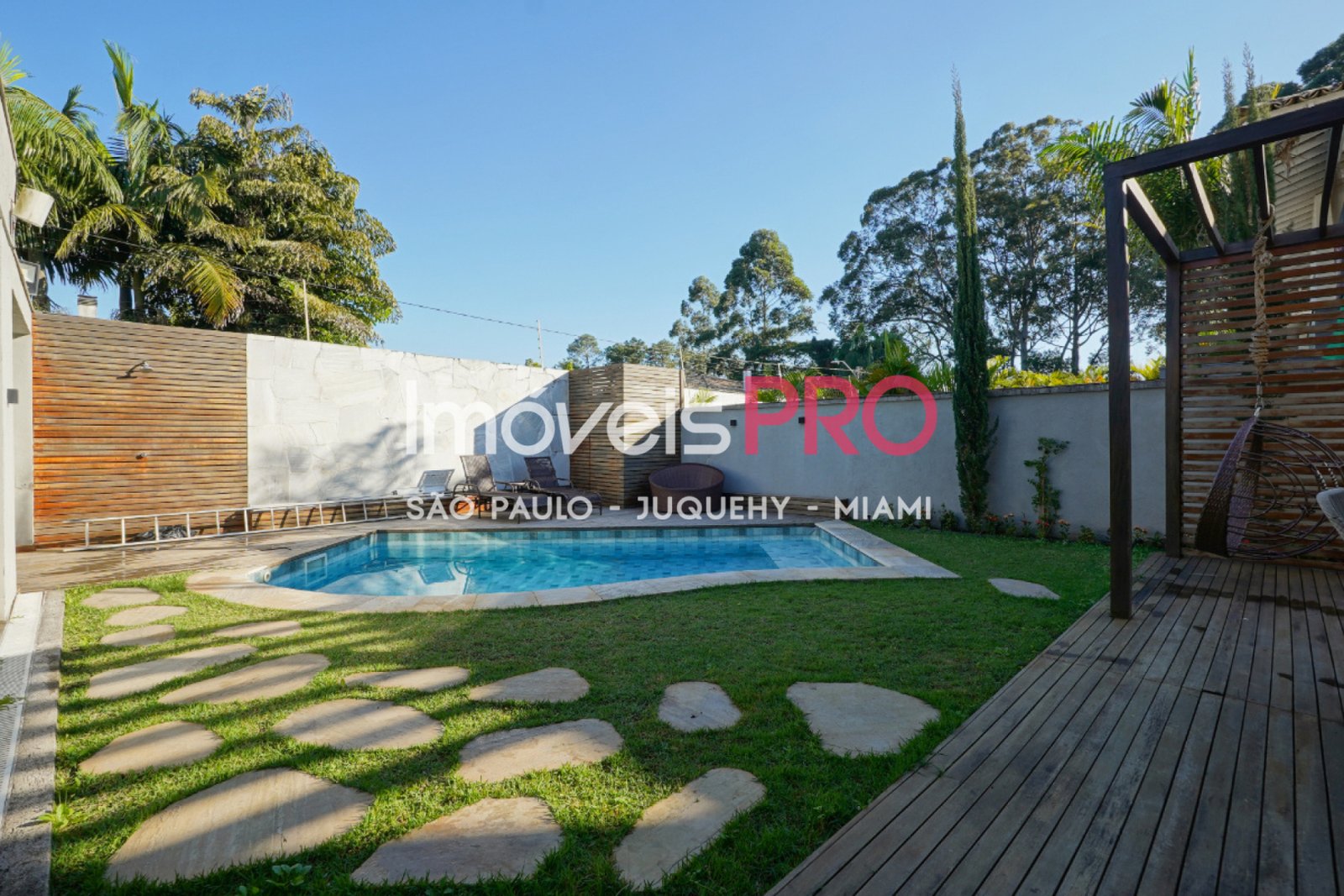 Condomínio de 4 quartos, 640 m², à venda em Jardim Santa Helena — foto 2