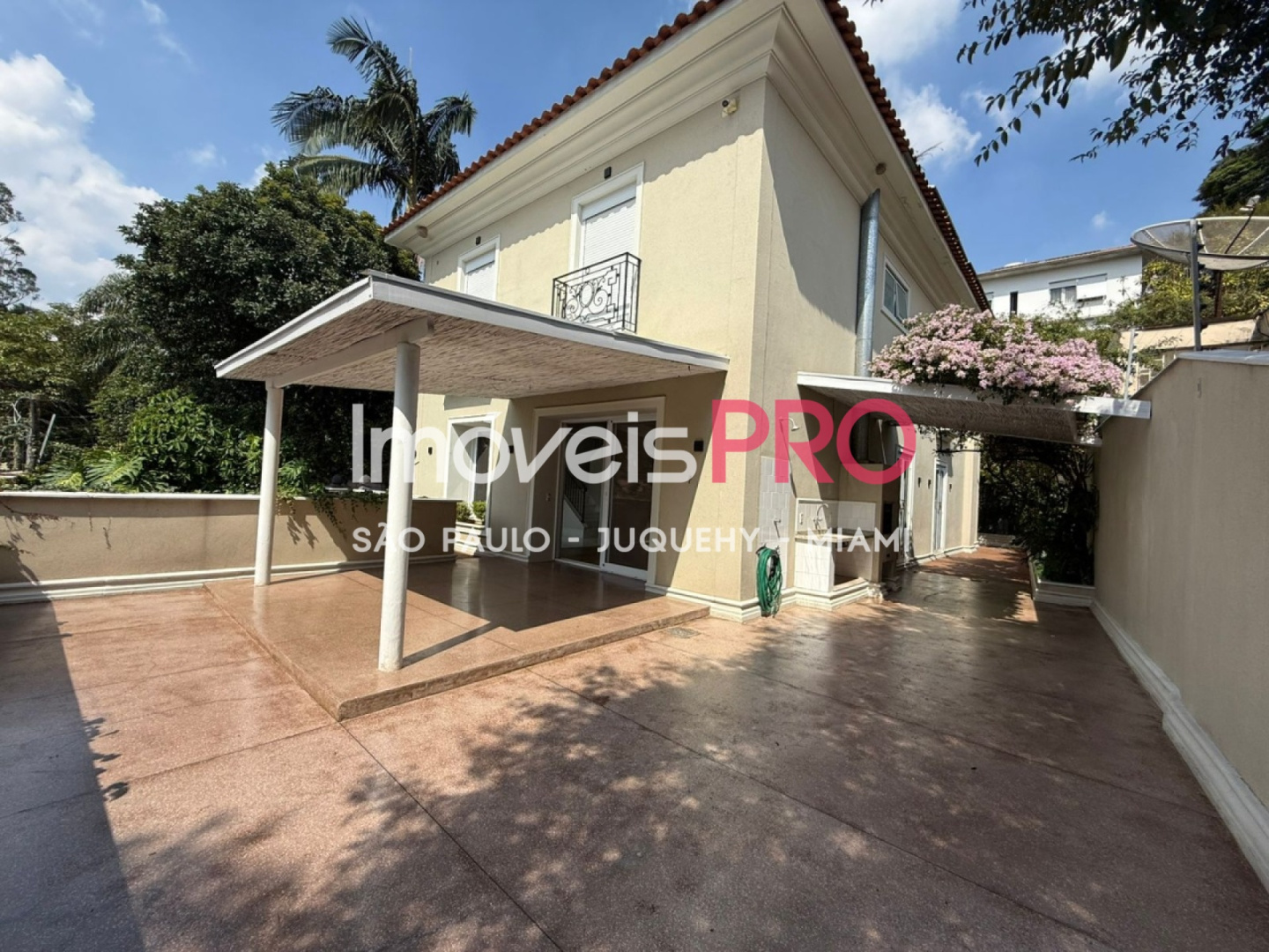 Casa de 4 quartos, 520 m², à venda em Pacaembu — foto 1 de 36