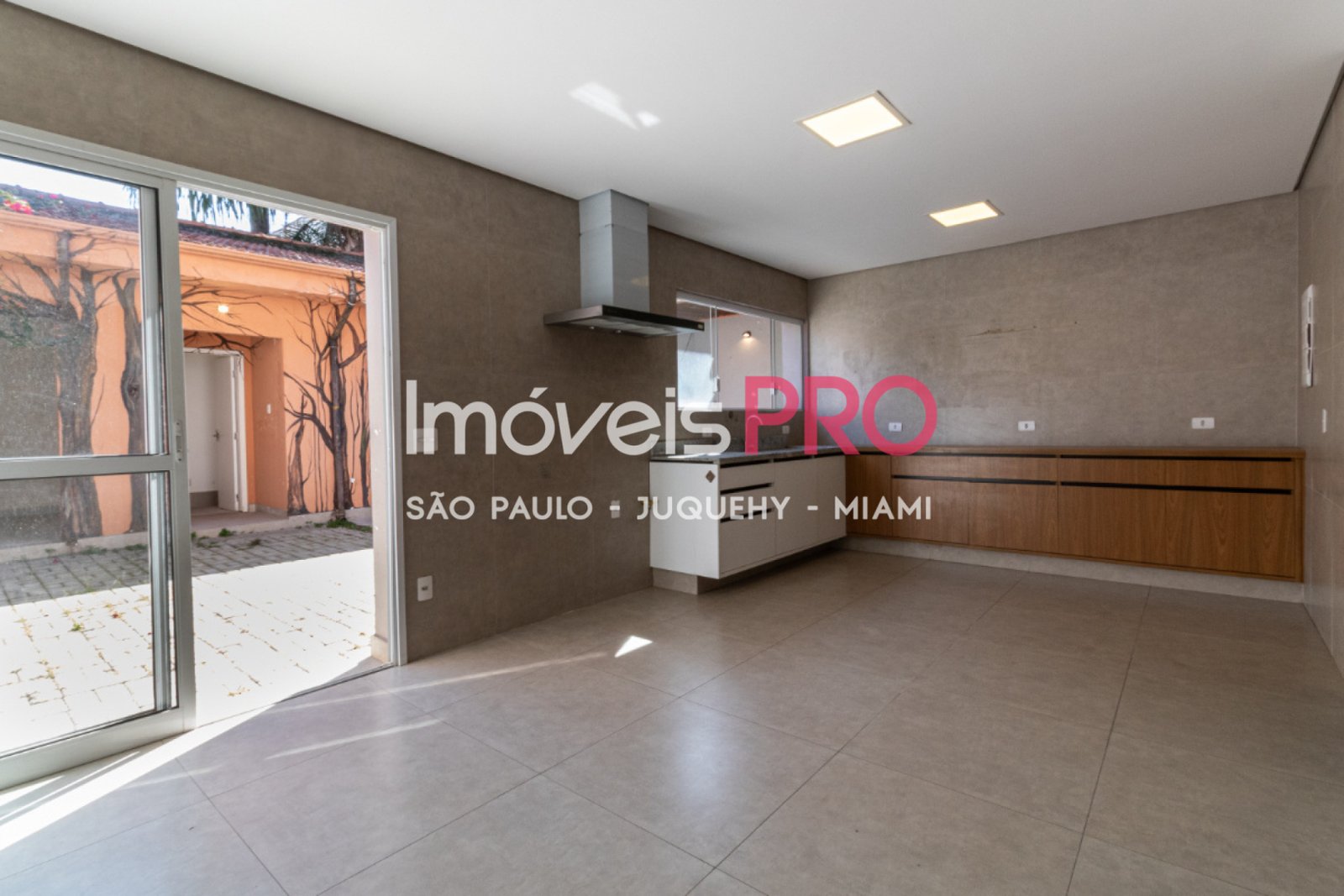 Casa de 3 quartos, 190 m², à venda em Moema — foto 1 de 42
