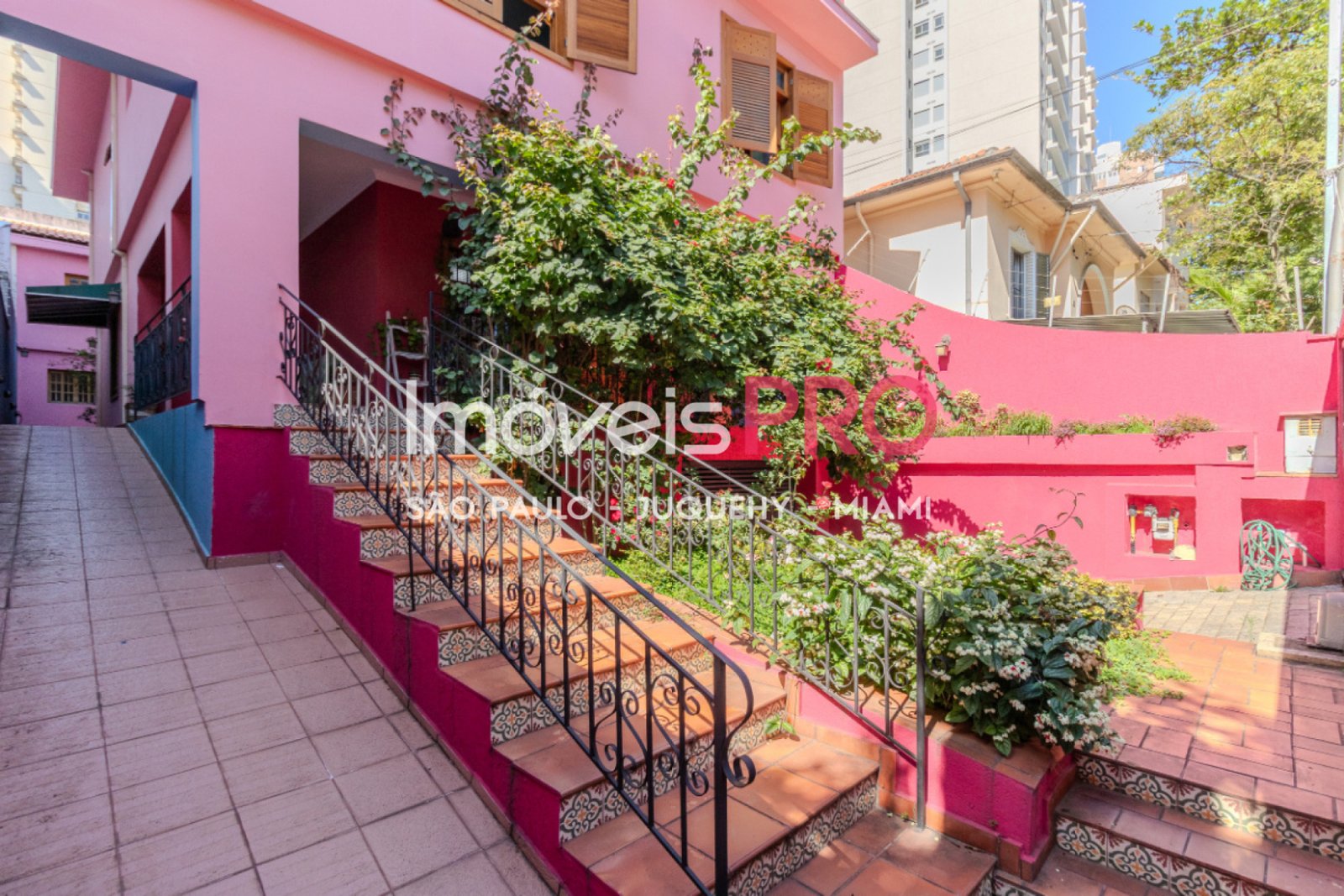 Casa de 4 quartos, 437 m², à venda em Vila Mariana — foto 1 de 53