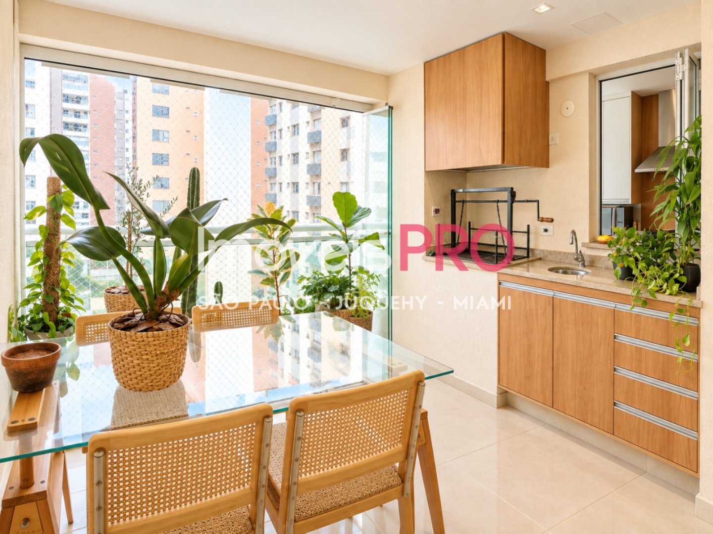 Apartamento de 2 quartos, 67 m², à venda em Indianópolis — foto 1 de 35