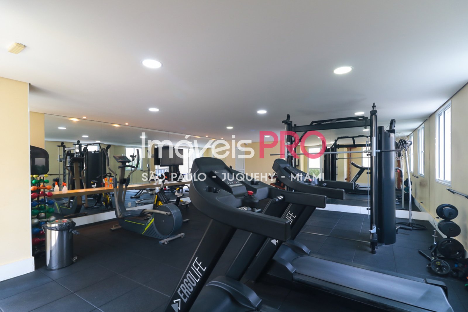 Foto :: https://assets.imoveispro.com.br/thumb/IP4749/apartamento-aluguel-moema_IP4749_23_1920x1080.jpg?