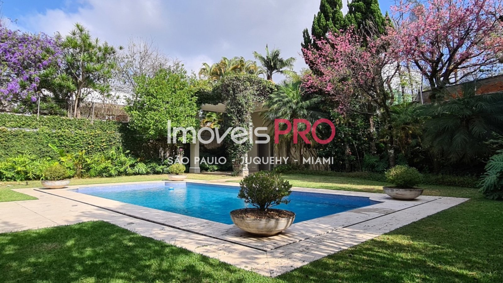 Foto :: https://assets.imoveispro.com.br/thumb/IP6498/sobrado-venda-jardim-europa_IP6498_11_1920x1080.jpg?