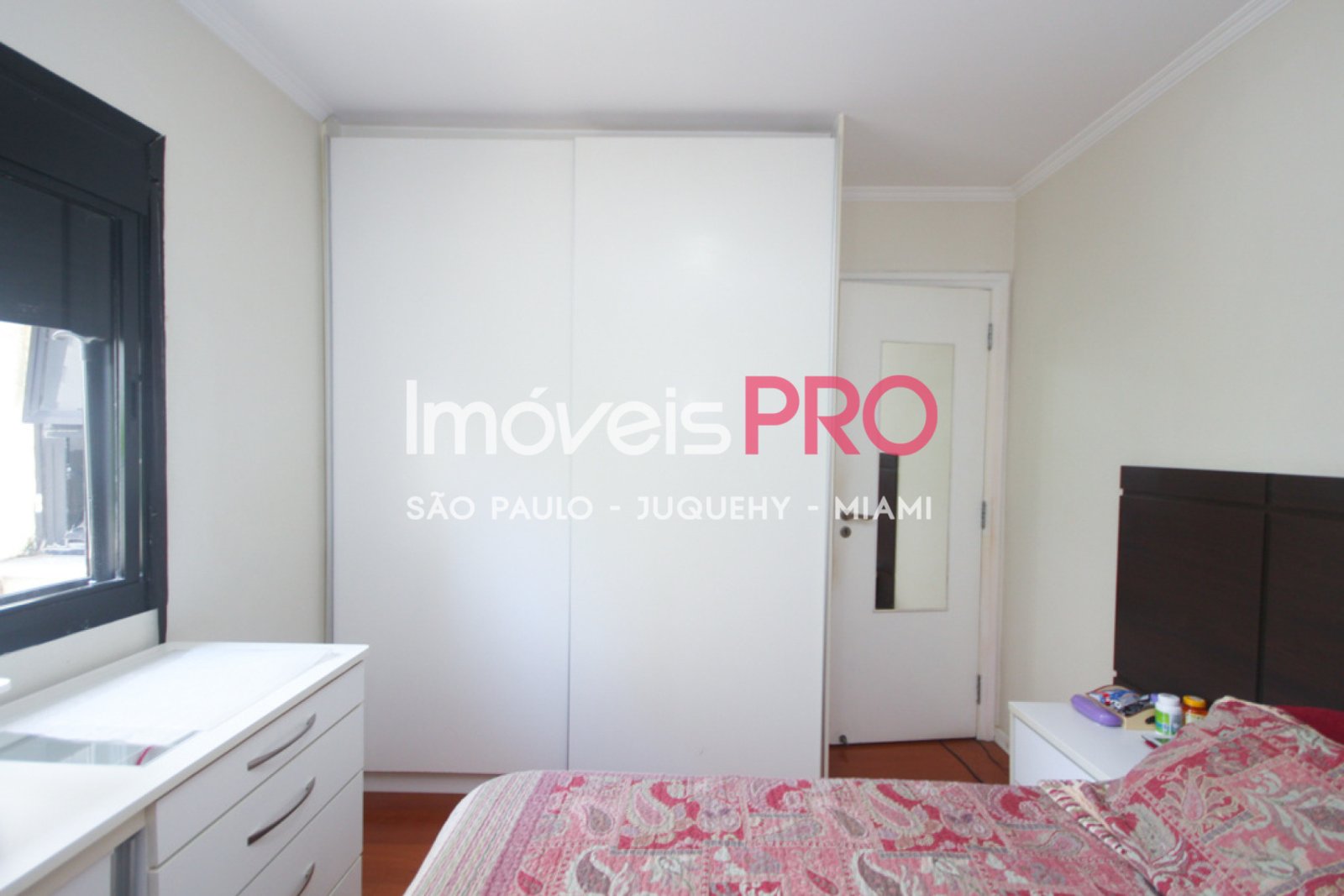 Foto :: https://assets.imoveispro.com.br/thumb/IP8235/apartamento-venda-moema_IP8235_11_1920x1080.jpg?