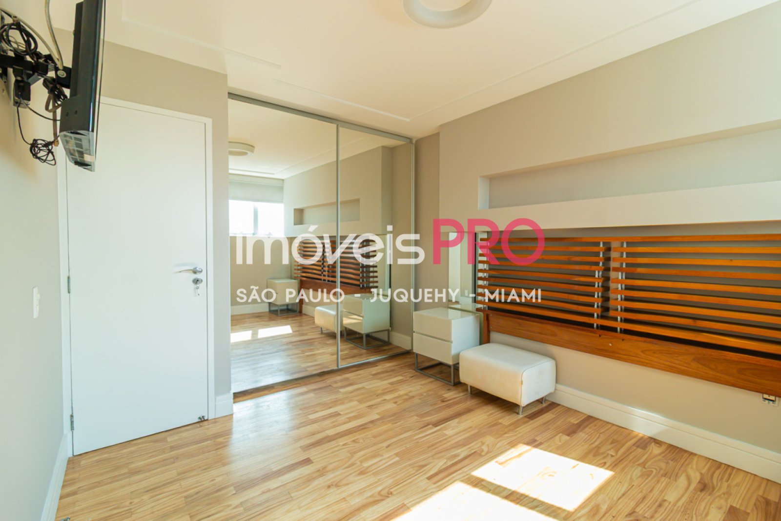 Foto :: https://assets.imoveispro.com.br/thumb/IP8244/apartamento-venda-moema_IP8244_35_1920x1080.jpg?