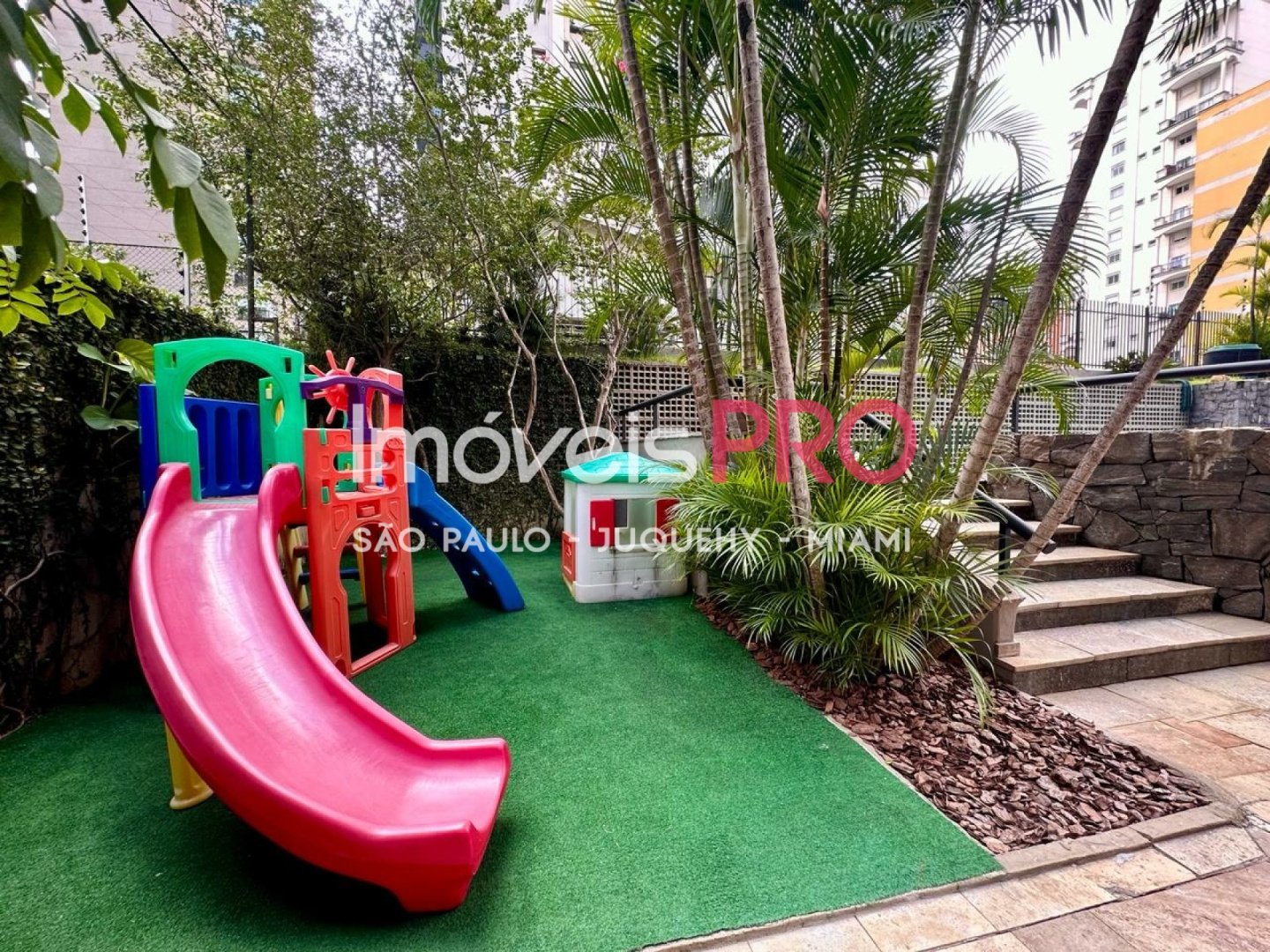 Foto :: https://assets.imoveispro.com.br/thumb/IP8246/apartamento-venda-moema_IP8246_23_1920x1080.jpg?