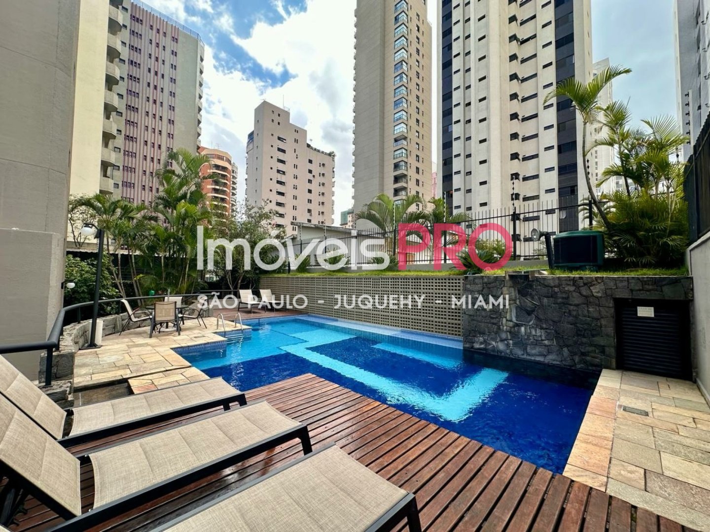 Foto :: https://assets.imoveispro.com.br/thumb/IP8246/apartamento-venda-moema_IP8246_35_1920x1080.jpg?
