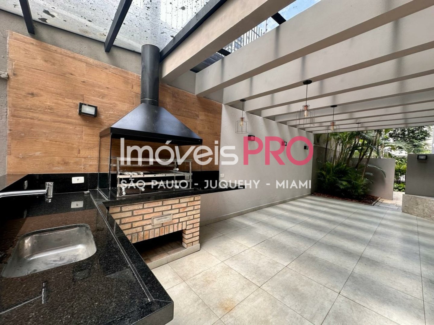 Foto :: https://assets.imoveispro.com.br/thumb/IP8246/apartamento-venda-moema_IP8246_41_1920x1080.jpg?